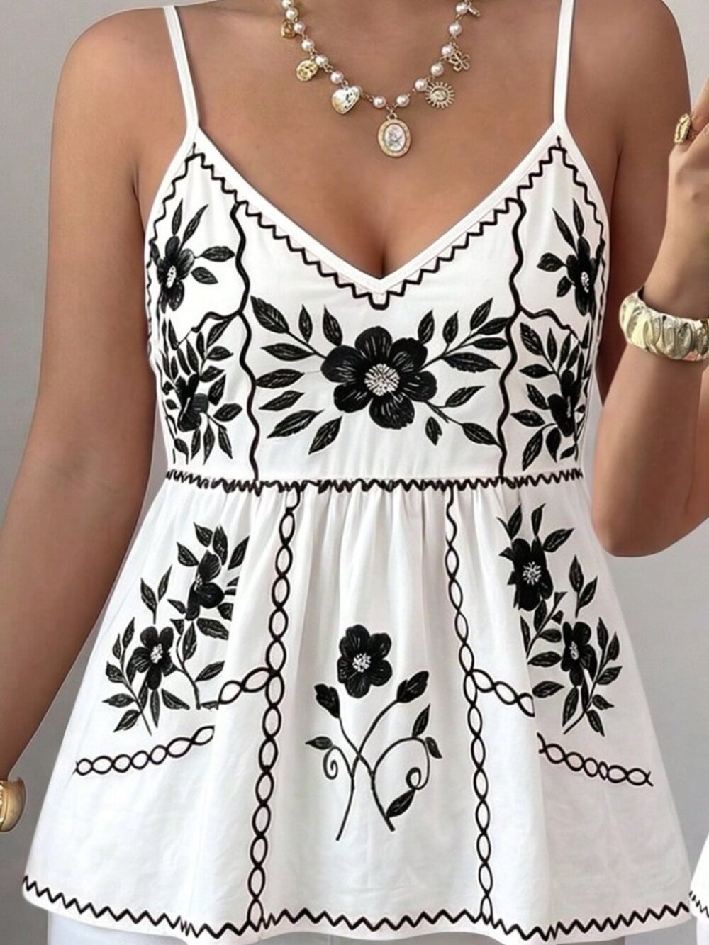Black Boho Women's Elegant Slim Flared Spaghetti Strap Round Neck A-Line Cami